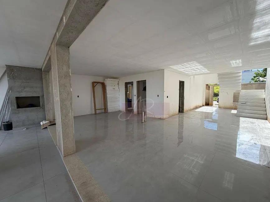 Foto 7 de Casa com 4 quartos à venda, 360m2 em Residencial Astúrias, Pouso Alegre - MG