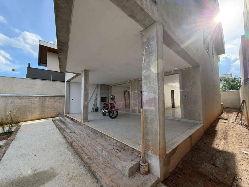 Foto 4 de Casa com 4 quartos à venda, 360m2 em Residencial Astúrias, Pouso Alegre - MG