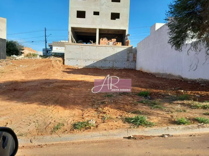 Foto 1 de Terreno / Lote à venda, 200m2 em Parque Real, Pouso Alegre - MG