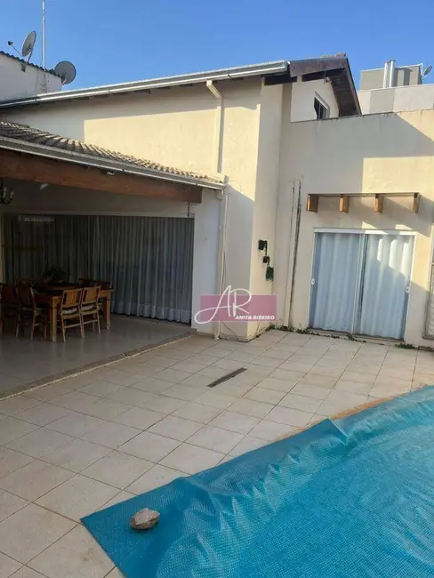 Foto 2 de Casa com 4 quartos à venda, 466m2 em Pouso Alegre - MG