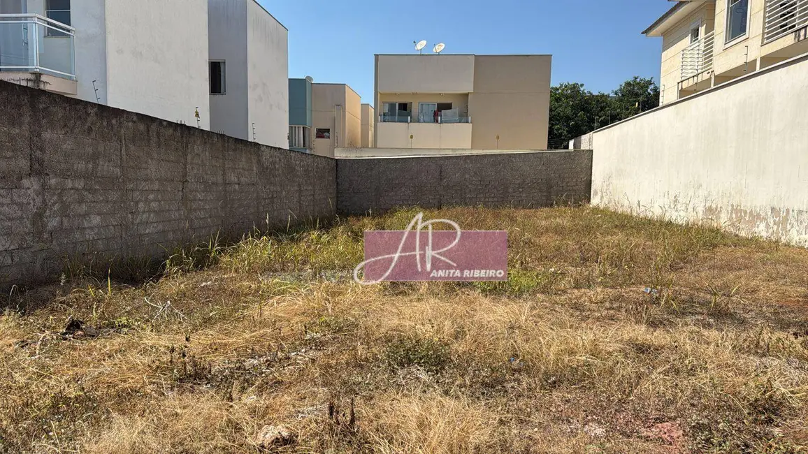 Foto 2 de Terreno / Lote à venda, 300m2 em Pouso Alegre - MG