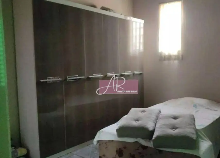 Casa com 3 quartos à venda, 320m2 em Centro, Pouso Alegre - MG - imagem 6 Foto 6 de Casa com 3 quartos à venda, 320m2 em Centro, Pouso Alegre - MG