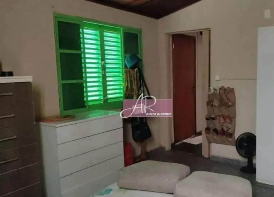 Casa com 3 quartos à venda, 320m2 em Centro, Pouso Alegre - MG - imagem 8 Foto 8 de Casa com 3 quartos à venda, 320m2 em Centro, Pouso Alegre - MG