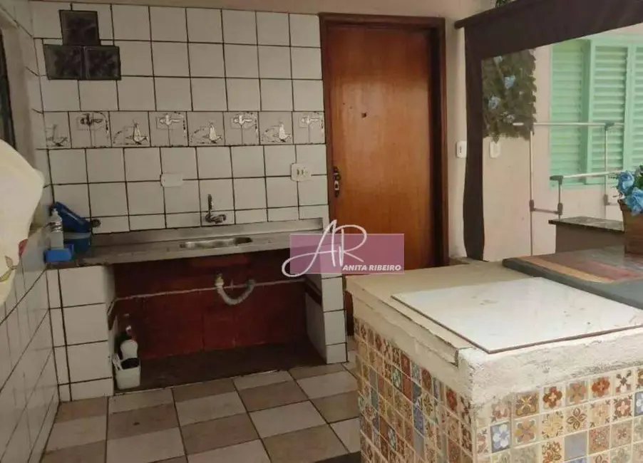Casa com 3 quartos à venda, 320m2 em Centro, Pouso Alegre - MG - imagem 4 Foto 4 de Casa com 3 quartos à venda, 320m2 em Centro, Pouso Alegre - MG