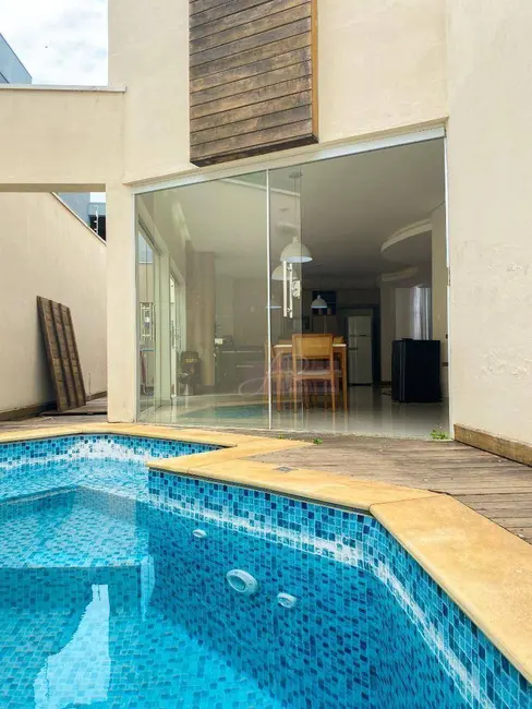 Foto 1 de Casa com 3 quartos à venda, 300m2 em Pousada dos Campos III, Pouso Alegre - MG