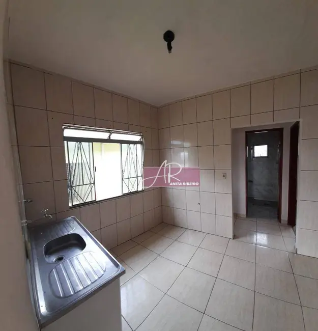 Foto 2 de Casa com 2 quartos à venda, 130m2 em Santo Antônio, Pouso Alegre - MG