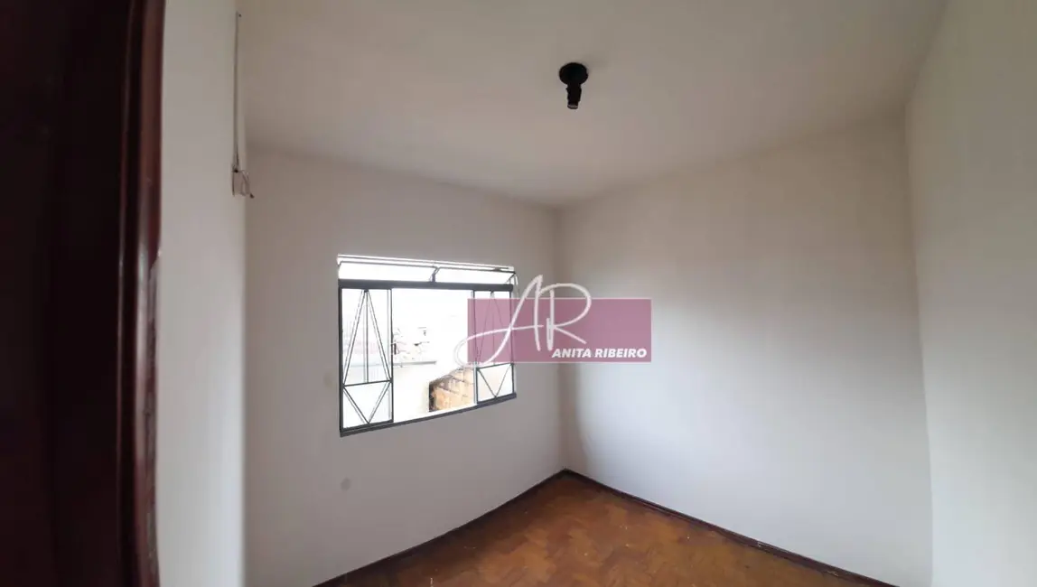 Foto 5 de Casa com 2 quartos à venda, 130m2 em Santo Antônio, Pouso Alegre - MG