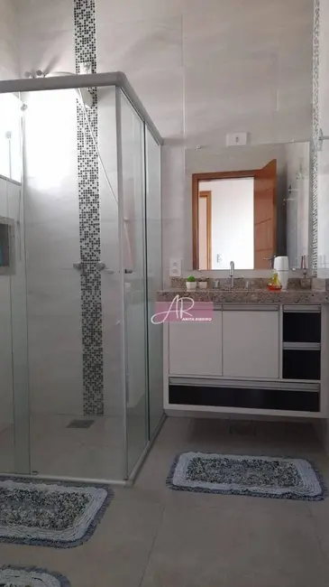 Foto 9 de Casa com 2 quartos à venda, 240m2 em Pão de Açúcar, Pouso Alegre - MG