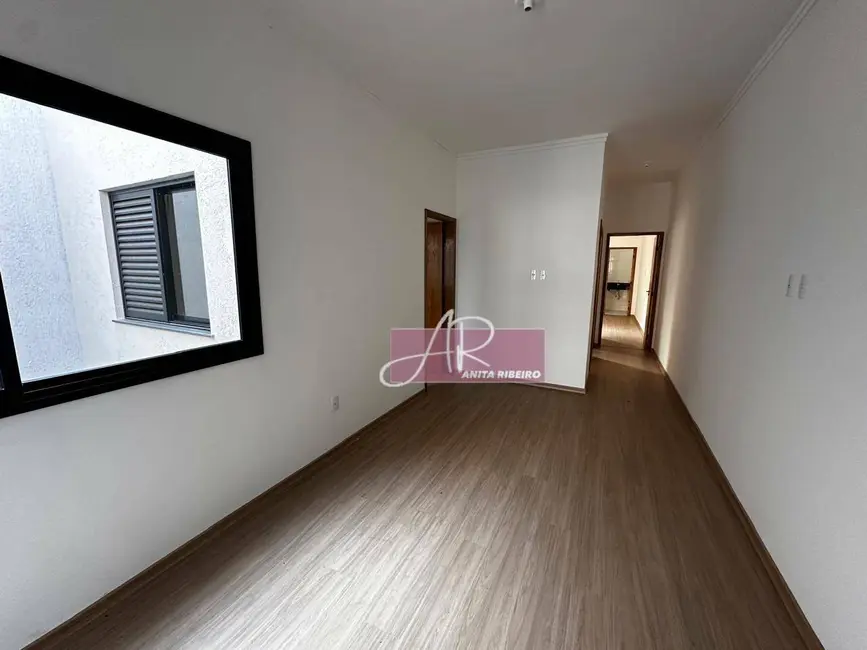 Foto 2 de Apartamento com 3 quartos à venda, 85m2 em Nhá Chica, Pouso Alegre - MG