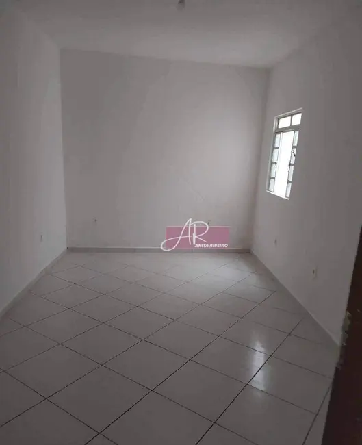 Foto 4 de Casa com 2 quartos à venda, 180m2 em Pouso Alegre - MG