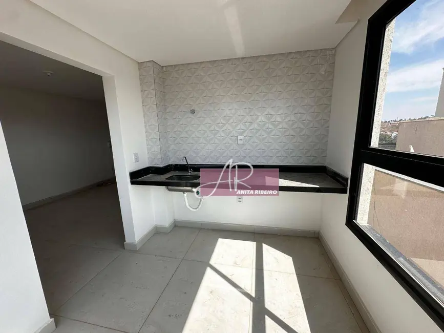 Foto 5 de Apartamento com 2 quartos à venda, 67m2 em Pouso Alegre - MG