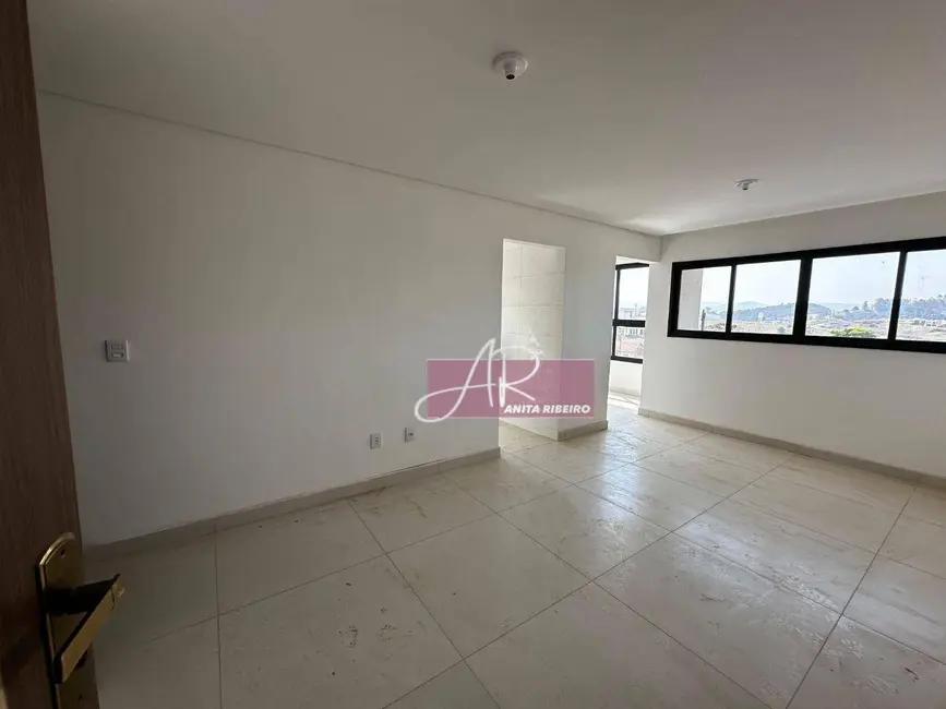 Foto 2 de Apartamento com 2 quartos à venda, 67m2 em Pouso Alegre - MG