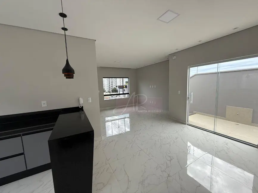 Foto 2 de Casa com 3 quartos à venda, 300m2 em Buritis, Pouso Alegre - MG