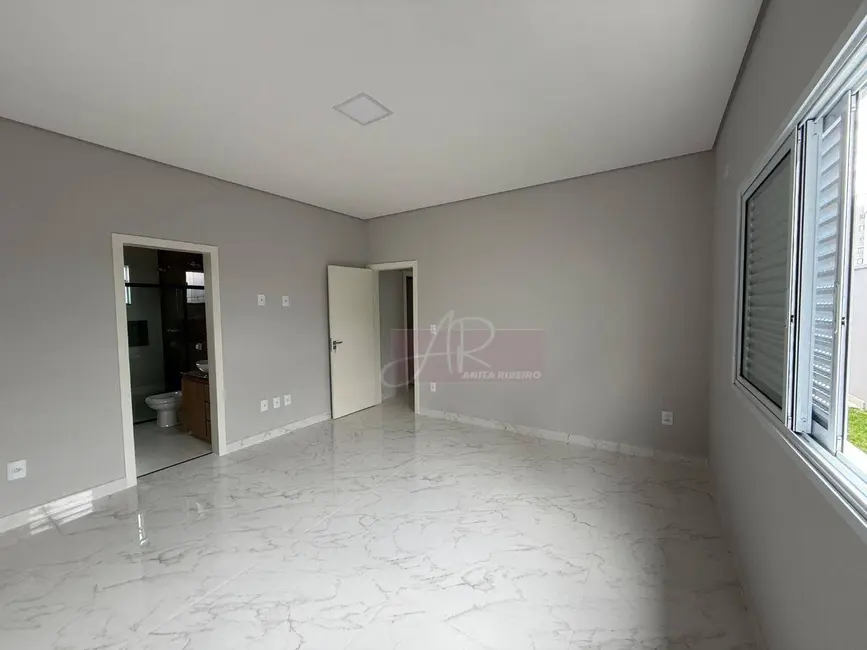 Foto 5 de Casa com 3 quartos à venda, 300m2 em Buritis, Pouso Alegre - MG