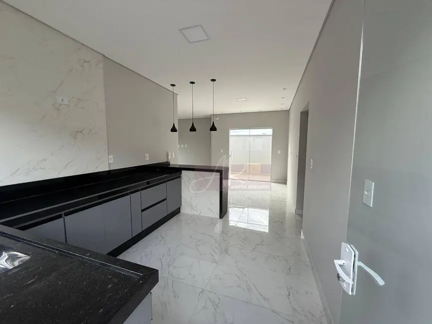 Foto 3 de Casa com 3 quartos à venda, 300m2 em Buritis, Pouso Alegre - MG