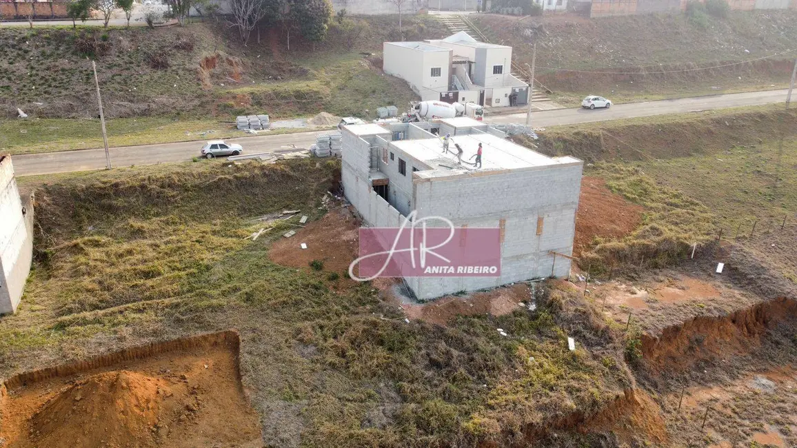 Foto 3 de Casa com 4 quartos à venda, 250m2 em Santo Expedito IV, Pouso Alegre - MG