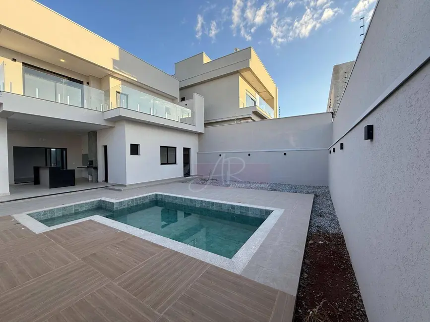 Foto 1 de Casa com 4 quartos à venda, 360m2 em Pouso Alegre - MG