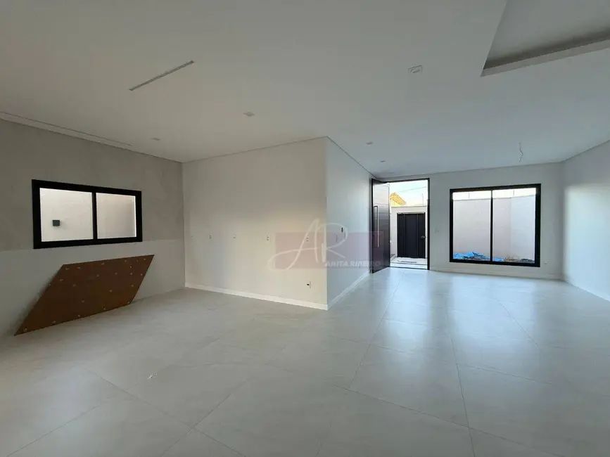 Foto 4 de Casa com 4 quartos à venda, 360m2 em Pouso Alegre - MG