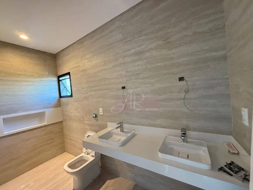 Foto 9 de Casa com 4 quartos à venda, 360m2 em Pouso Alegre - MG