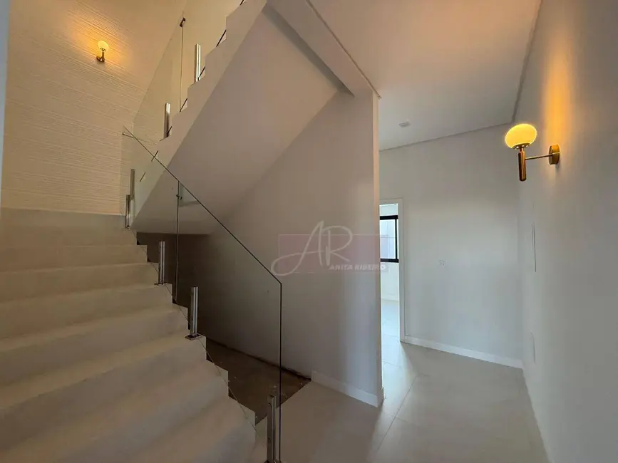 Foto 6 de Casa com 4 quartos à venda, 360m2 em Pouso Alegre - MG