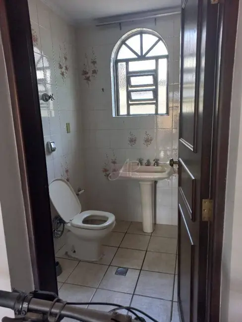 Casa com 5 quartos à venda, 270m2 em Centro, Pouso Alegre - MG - imagem 8 Foto 8 de Casa com 5 quartos à venda, 270m2 em Centro, Pouso Alegre - MG
