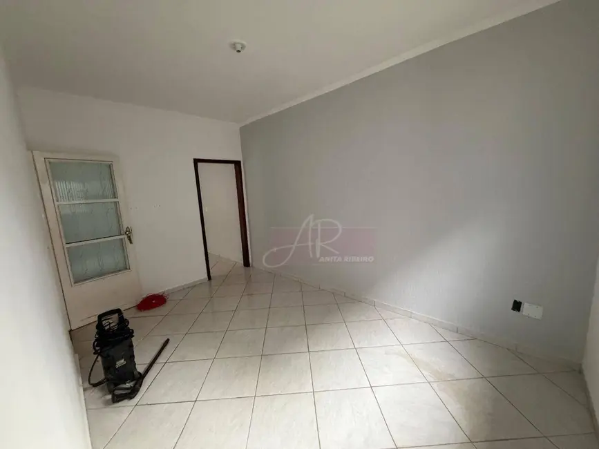 Foto 2 de Casa com 2 quartos à venda, 120m2 em Pouso Alegre - MG
