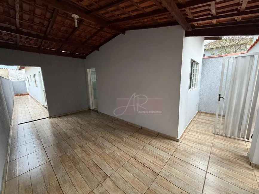 Foto 1 de Casa com 2 quartos à venda, 120m2 em Pouso Alegre - MG