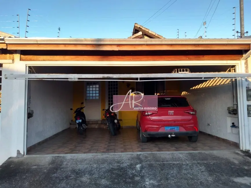 Foto 1 de Casa com 2 quartos à venda, 120m2 em Jardim Califórnia, Pouso Alegre - MG
