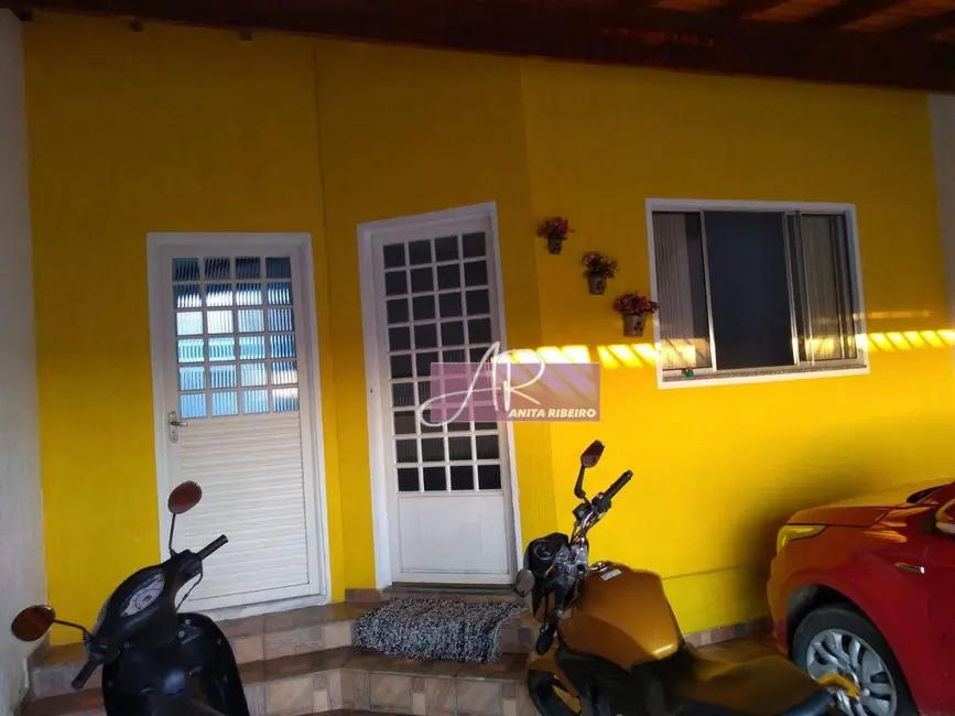 Foto 2 de Casa com 2 quartos à venda, 120m2 em Jardim Califórnia, Pouso Alegre - MG