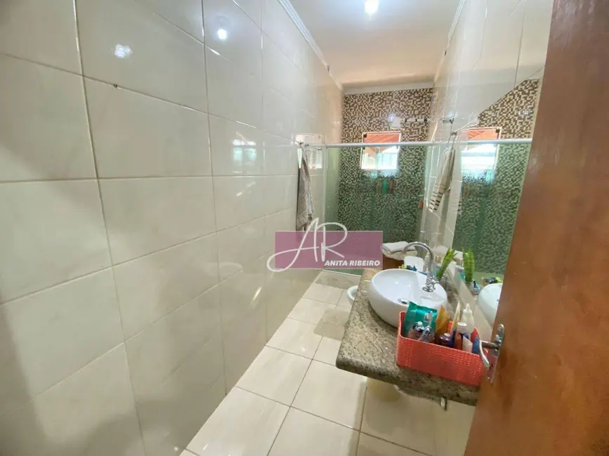 Casa com 2 quartos à venda, 200m2 em Pouso Alegre - MG - imagem 9 Foto 9 de Casa com 2 quartos à venda, 200m2 em Pouso Alegre - MG