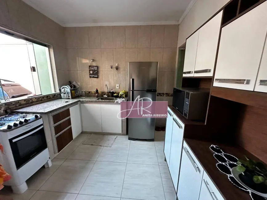 Foto 5 de Casa com 2 quartos à venda, 100m2 em Pouso Alegre - MG