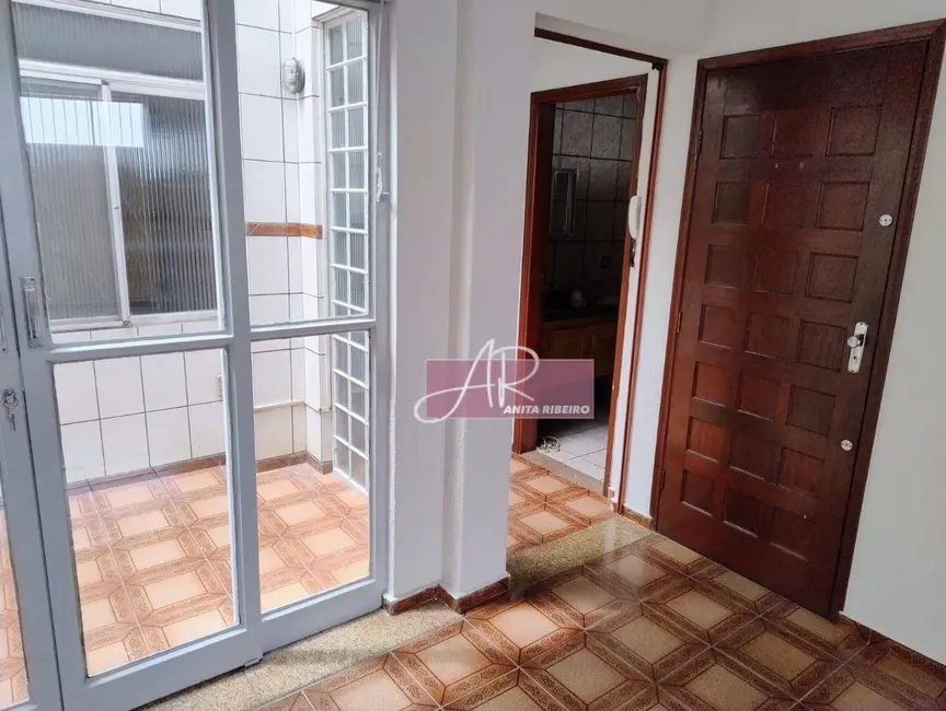 Foto 1 de Casa com 3 quartos à venda, 150m2 em São João, Pouso Alegre - MG