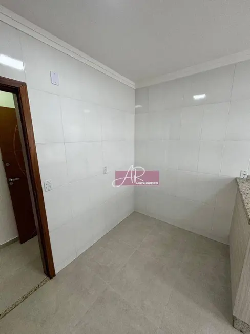 Foto 4 de Apartamento com 2 quartos à venda, 75m2 em Pouso Alegre - MG
