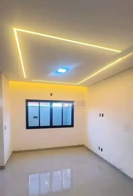Foto 1 de Casa com 3 quartos à venda, 200m2 em Parque Real, Pouso Alegre - MG