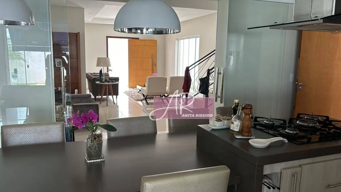 Foto 4 de Casa com 5 quartos à venda, 340m2 em Pouso Alegre - MG