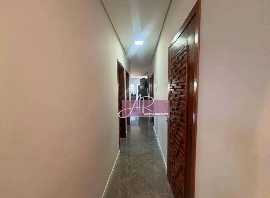 Casa com 3 quartos à venda, 300m2 em Colinas de Santa Bárbara, Pouso Alegre - MG - imagem 5 Foto 5 de Casa com 3 quartos à venda, 300m2 em Colinas de Santa Bárbara, Pouso Alegre - MG