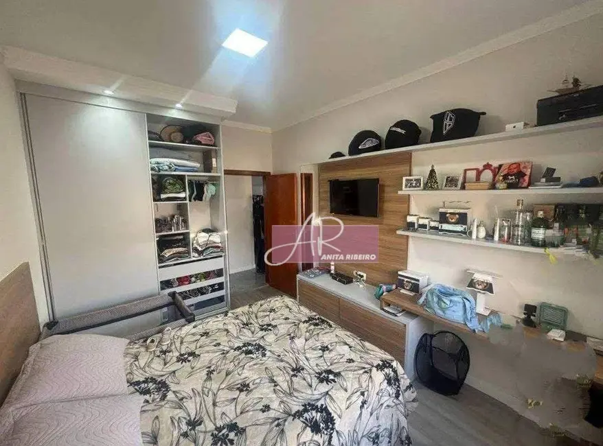 Casa com 3 quartos à venda, 300m2 em Colinas de Santa Bárbara, Pouso Alegre - MG - imagem 7 Foto 7 de Casa com 3 quartos à venda, 300m2 em Colinas de Santa Bárbara, Pouso Alegre - MG