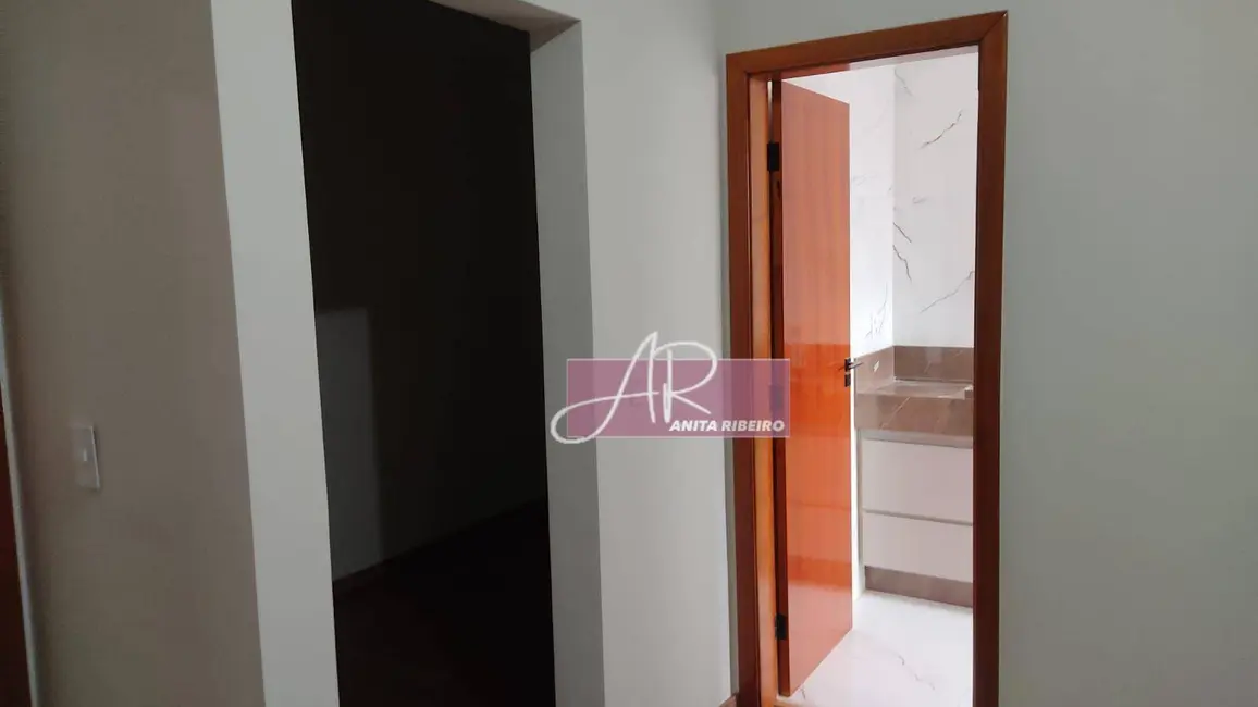 Foto 9 de Casa com 3 quartos à venda, 330m2 em Pouso Alegre - MG