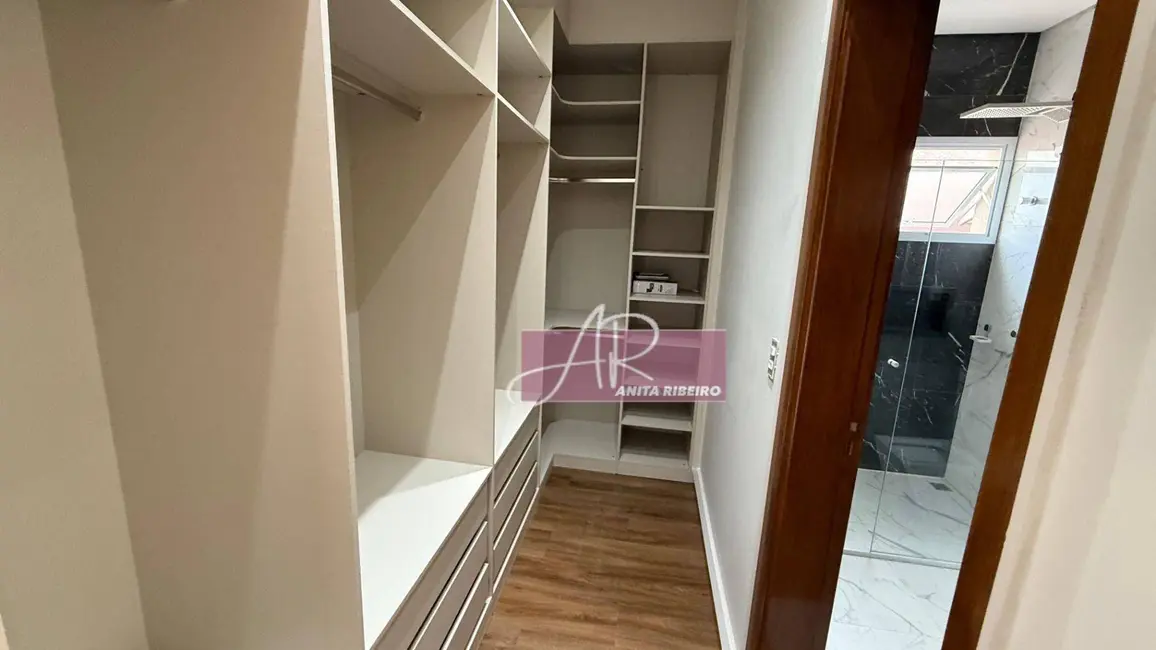 Foto 8 de Casa com 4 quartos à venda, 330m2 em Pouso Alegre - MG