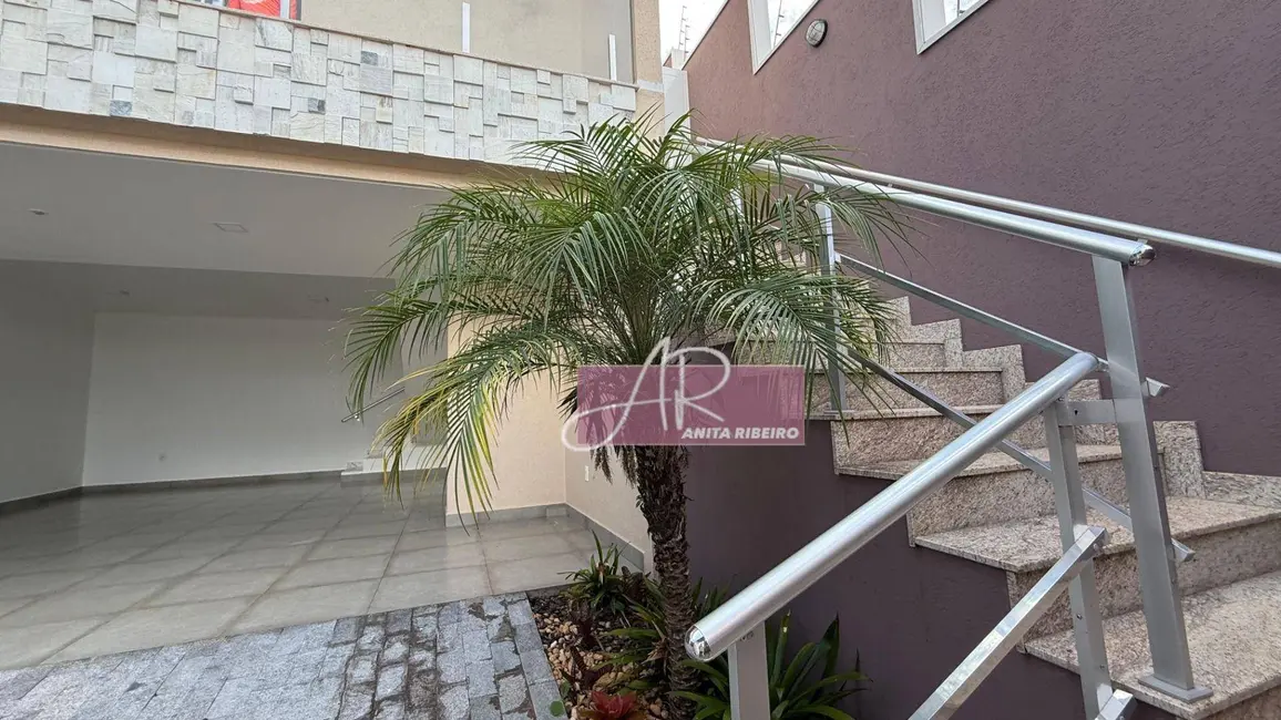 Foto 2 de Casa com 4 quartos à venda, 330m2 em Pouso Alegre - MG