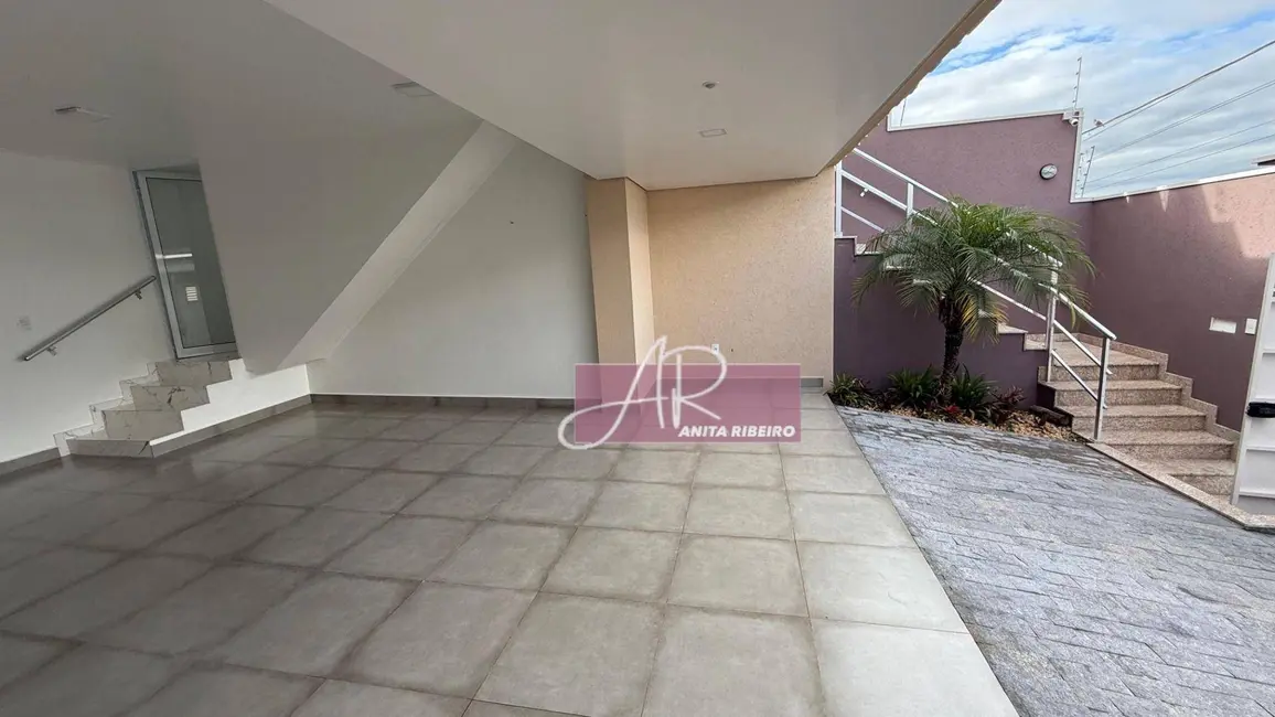 Foto 3 de Casa com 4 quartos à venda, 330m2 em Pouso Alegre - MG