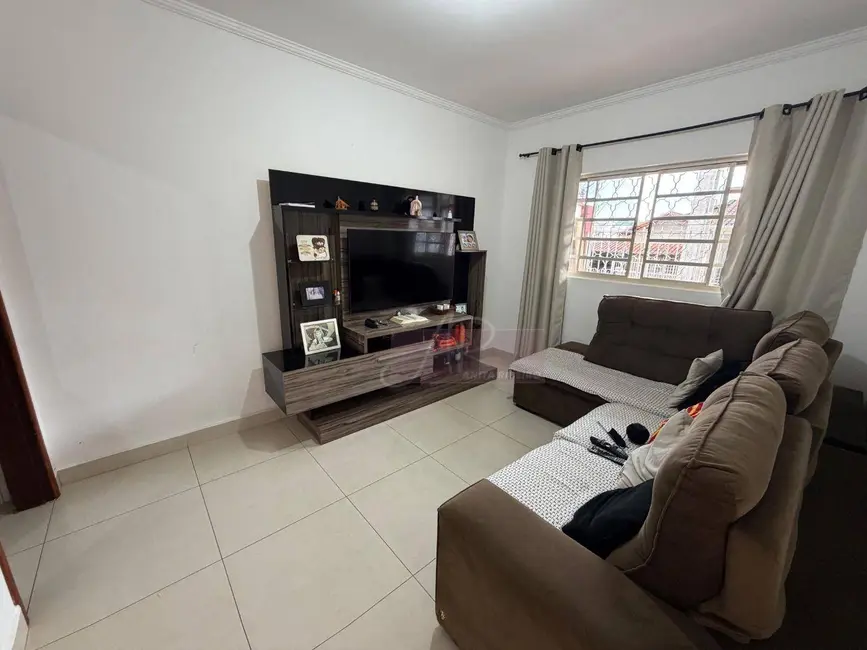 Foto 3 de Casa com 3 quartos à venda, 150m2 em Pouso Alegre - MG