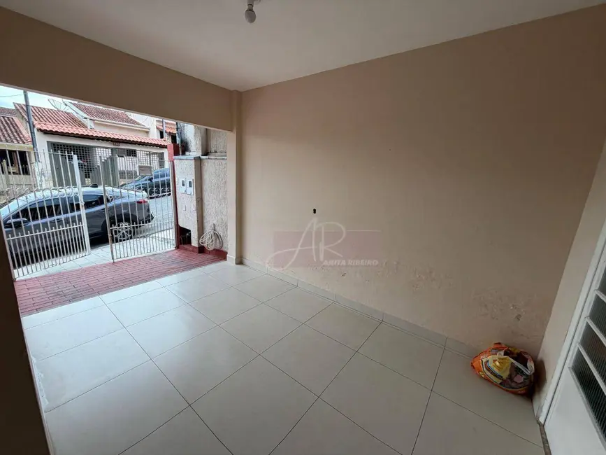 Foto 2 de Casa com 3 quartos à venda, 150m2 em Pouso Alegre - MG