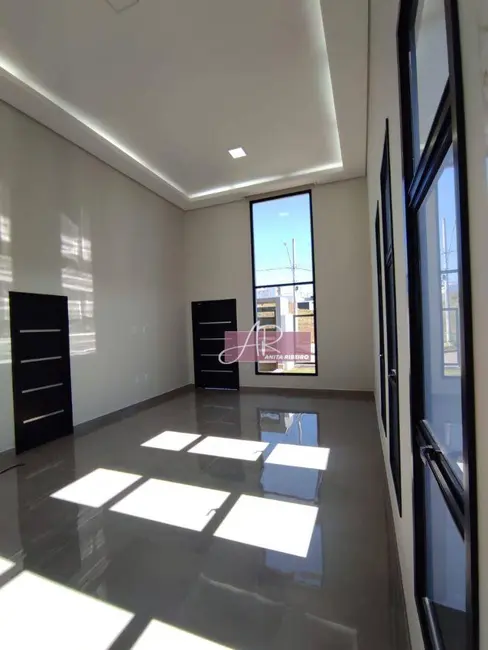 Foto 3 de Casa com 3 quartos à venda, 300m2 em Pouso Alegre - MG