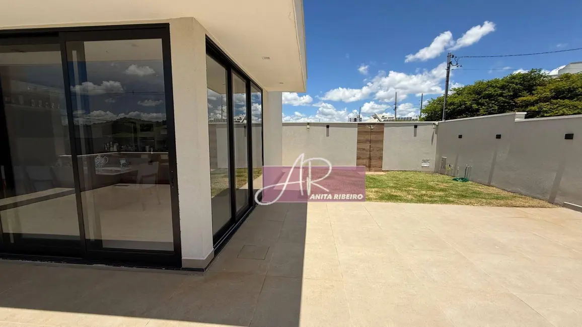 Foto 2 de Casa com 4 quartos à venda, 418m2 em Pouso Alegre - MG