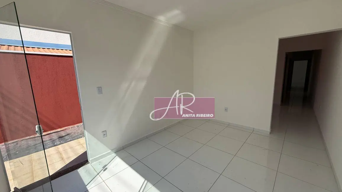 Foto 2 de Casa com 3 quartos à venda, 100m2 em Cidade Vergani, Pouso Alegre - MG
