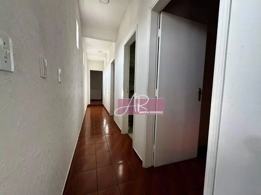 Casa com 4 quartos à venda, 100m2 em Centro, Pouso Alegre - MG - imagem 3 Foto 3 de Casa com 4 quartos à venda, 100m2 em Centro, Pouso Alegre - MG