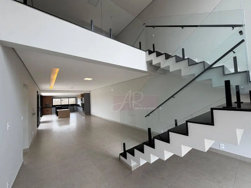 Casa de Condomínio com 4 quartos à venda, 300m2 em Belo Horizonte, Pouso Alegre - MG - imagem 4 Foto 4 de Casa de Condomínio com 4 quartos à venda, 300m2 em Belo Horizonte, Pouso Alegre - MG