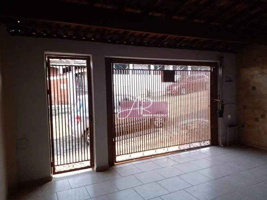 Casa com 3 quartos à venda, 144m2 em Pouso Alegre - MG - imagem 2 Foto 2 de Casa com 3 quartos à venda, 144m2 em Pouso Alegre - MG