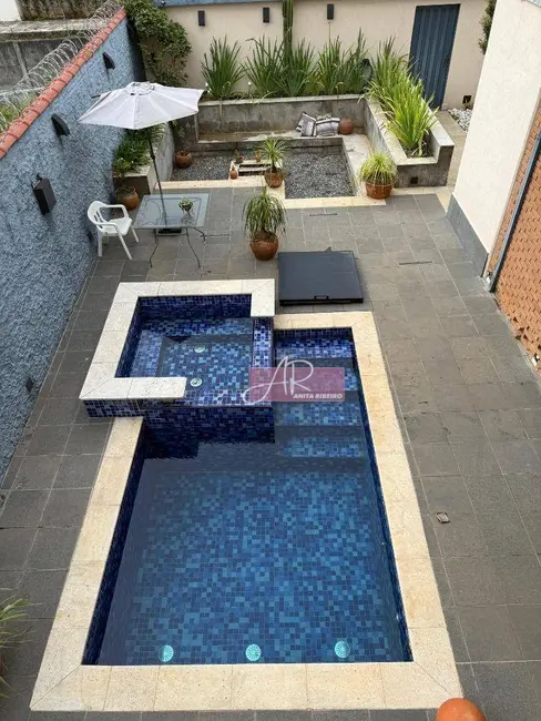 Casa com 6 quartos à venda, 450m2 em Fátima I, Pouso Alegre - MG - imagem 1 Foto 1 de Casa com 6 quartos à venda, 450m2 em Fátima I, Pouso Alegre - MG